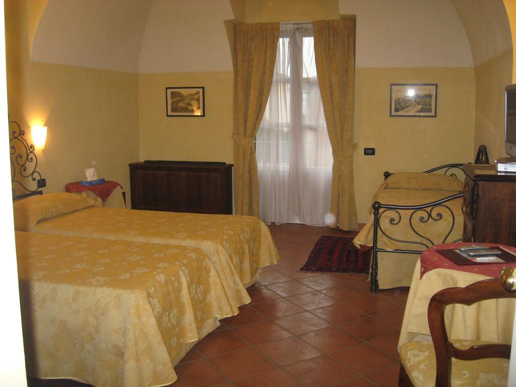 Hotel Palazzo Di Mezzo Carru Ruang foto