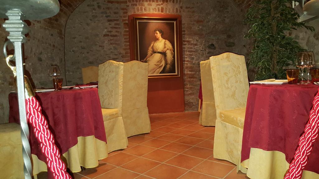 Hotel Palazzo Di Mezzo Carru Bagian luar foto