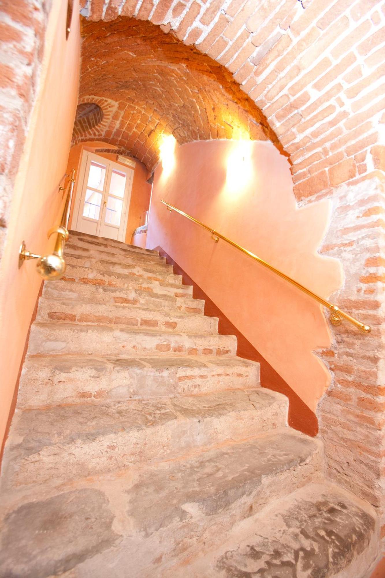 Hotel Palazzo Di Mezzo Carru Bagian luar foto