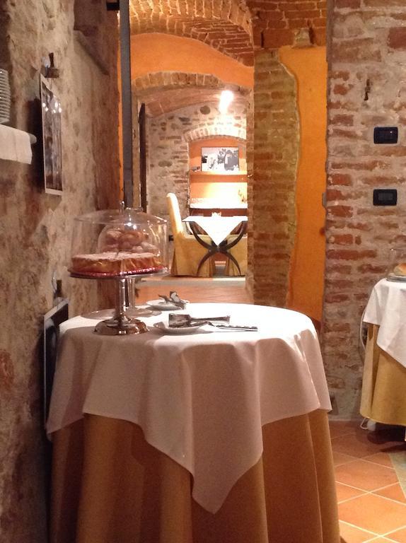 Hotel Palazzo Di Mezzo Carru Bagian luar foto