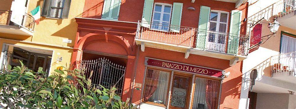 Hotel Palazzo Di Mezzo Carru Bagian luar foto