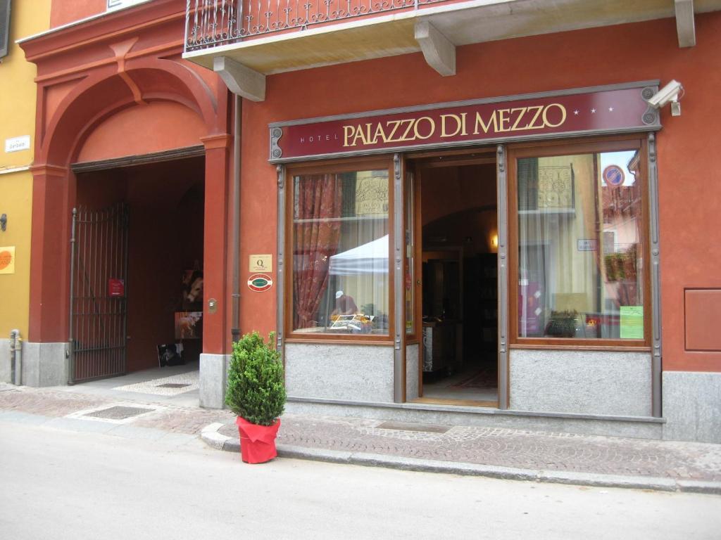 Hotel Palazzo Di Mezzo Carru Bagian luar foto