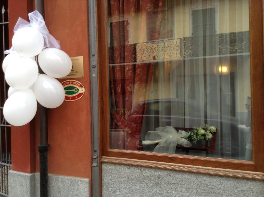 Hotel Palazzo Di Mezzo Carru Bagian luar foto